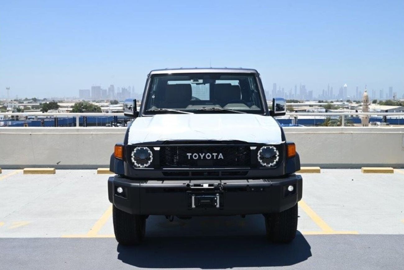 تويوتا لاند كروزر 70 4.0L LAND CRUISER 70 HARD TOP 3DR 2024