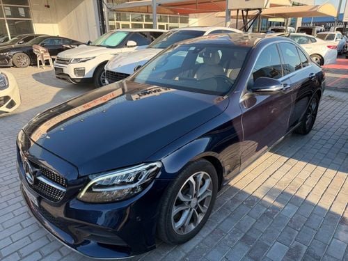 Mercedes Benz C300 STD (NON GCC)