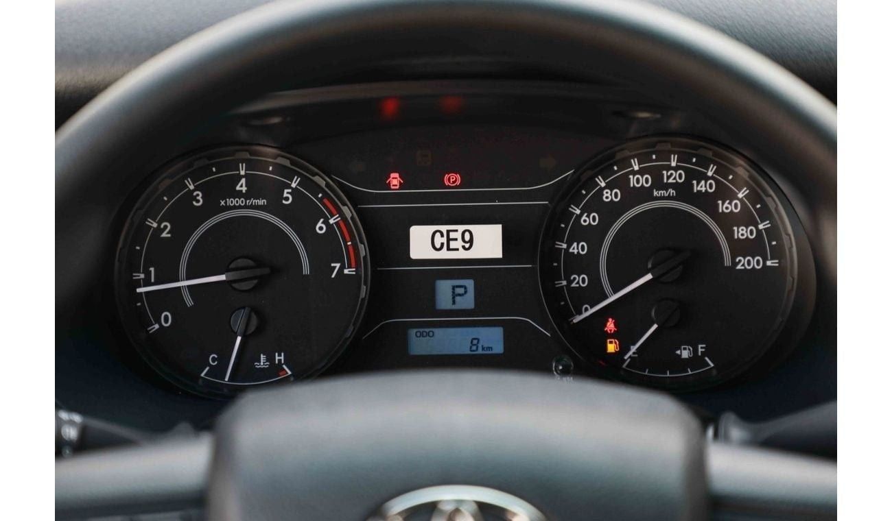 Toyota Hilux 2025 TOYOTA HILUX LOW 2.7 - PLATINUM WHITE PEARL inside BLACK | Export Only