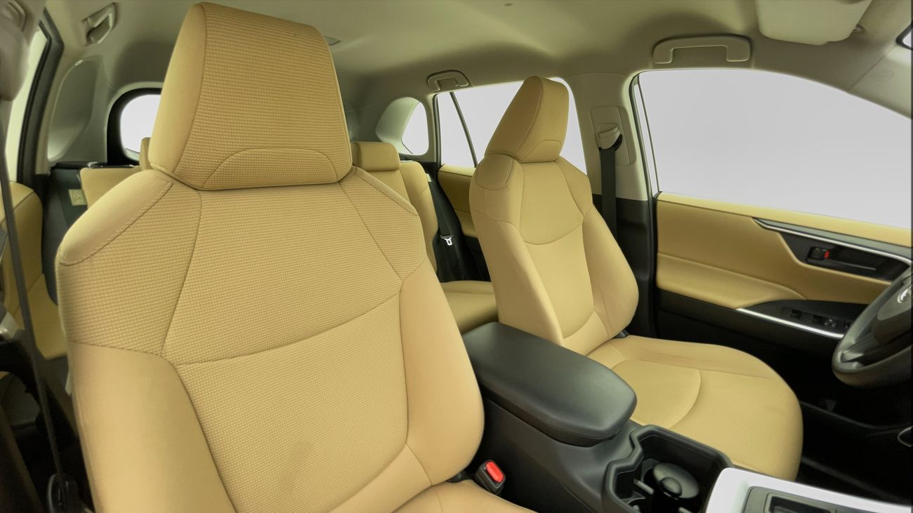 تويوتا راف ٤ EX 2.5 | بدون دفعة مقدمة | اختبار القيادة في المنزل