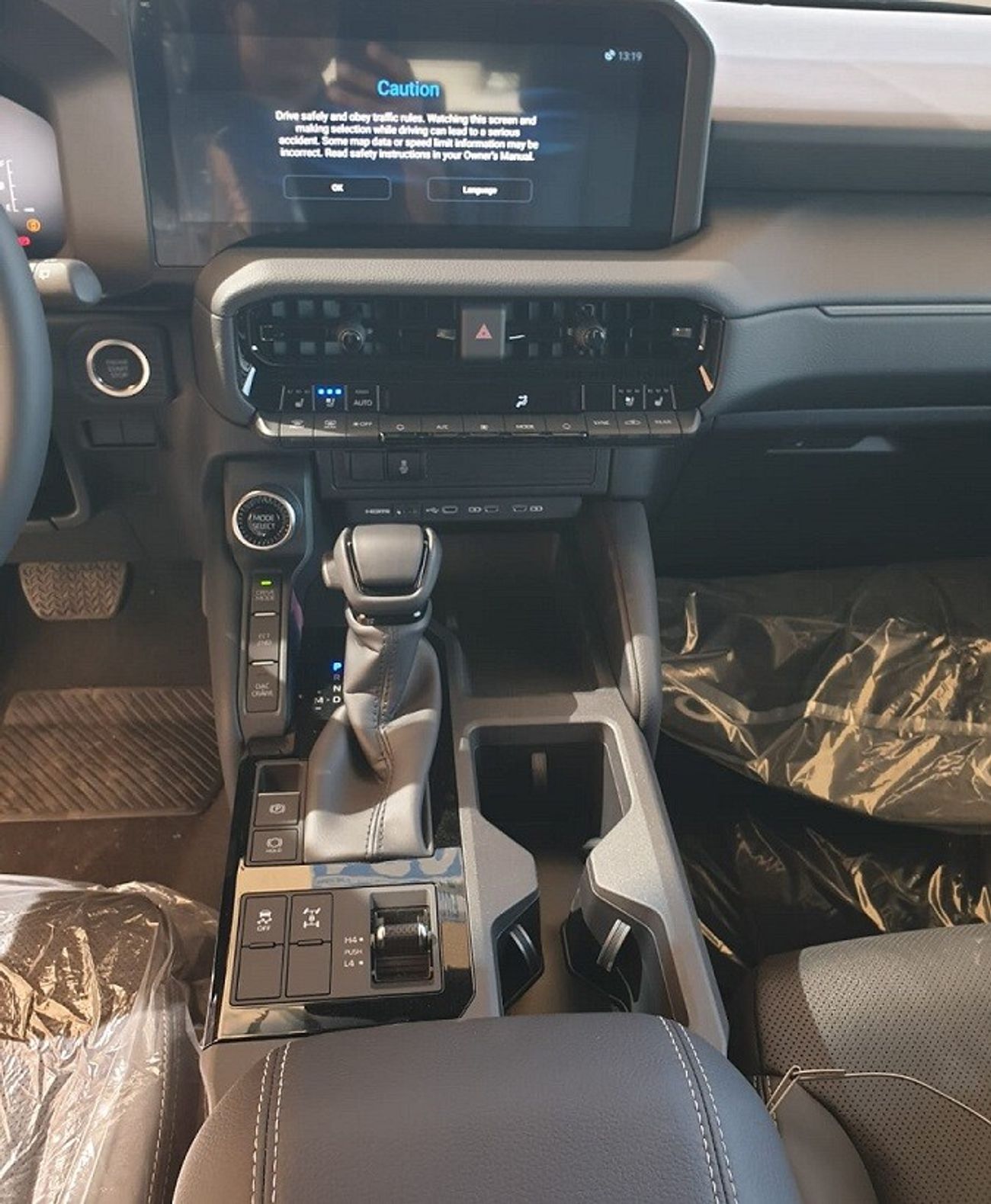 تويوتا برادو 2.8L LIMITED (DIESEL) S/R 4WD 5DOOR SUV