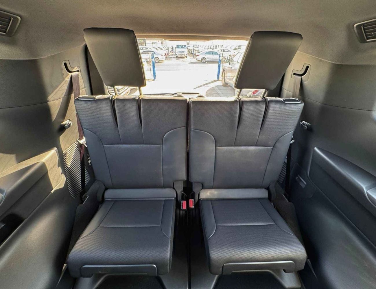 Toyota Land Cruiser GXR HIGH OPTION / 4.0L PETROL V6 / RADAR / REAR ENTERTAINMENT SCREENS  (CODE # GXR41H)