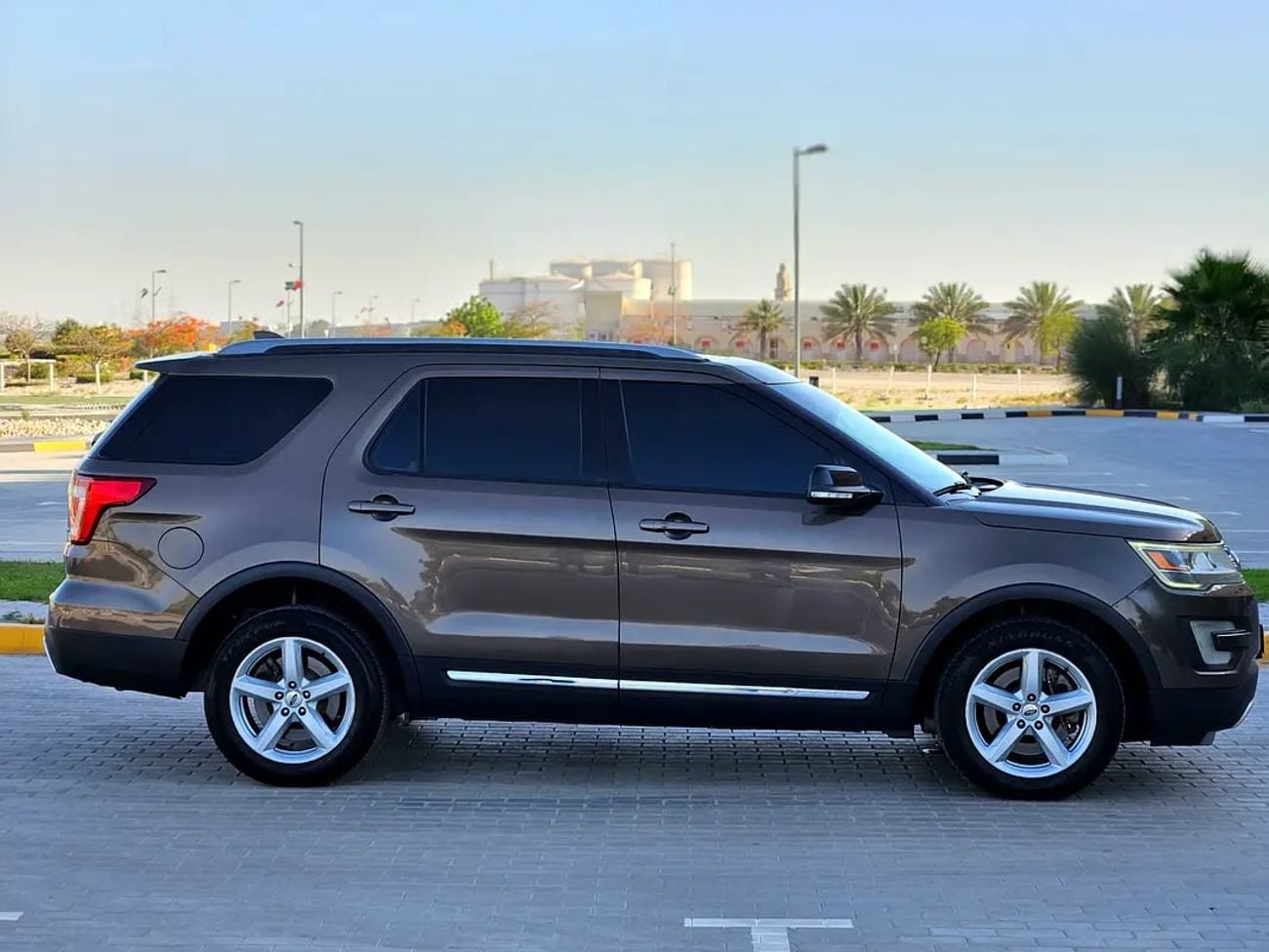 فورد إكسبلورر GCC XLT Full Option Top With Panoramic Roof Premium Condition Single Owner SUV