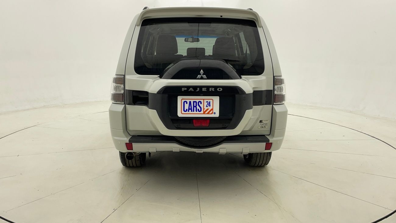 ميتسوبيشي باجيرو GLS TOP 3.5 | بدون دفعة مقدمة | اختبار القيادة في المنزل