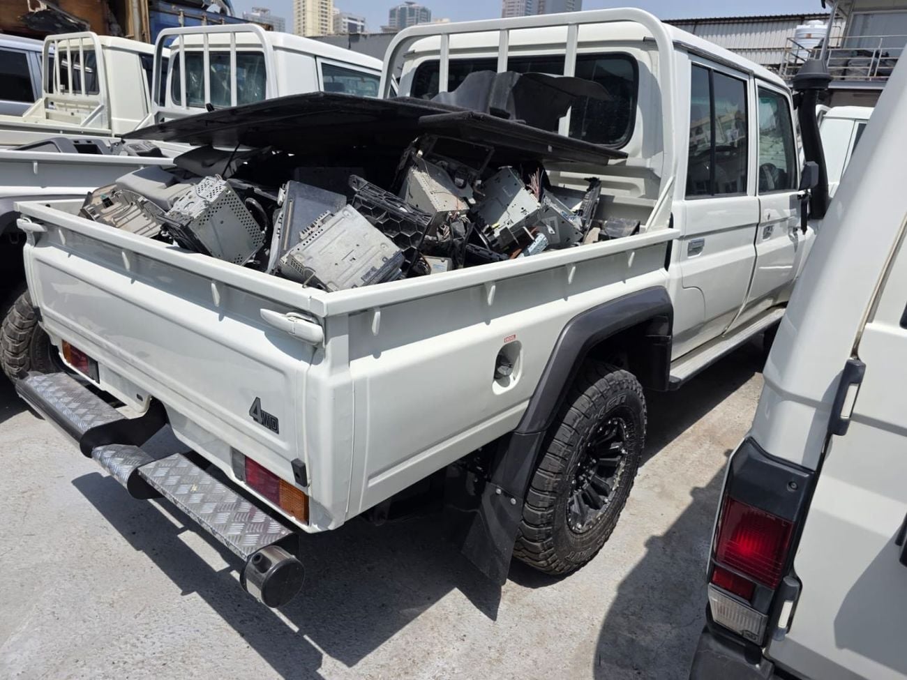 Toyota Land Cruiser Pick Up DIESEL RIGHT HAND DRIVE 4.5L ,2O15 MODEL ONLY FOR EXPORT AVAILABLE