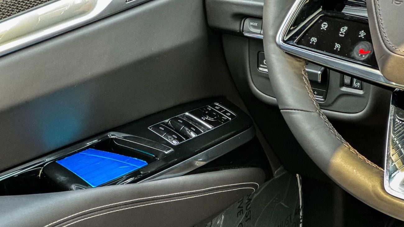 كاديلاك إسكالاد V Executive 6.2L V8 Supercharged 4WD 2026 Brand New American Specs