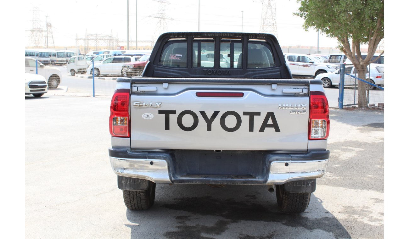 Toyota Hilux 4*4  SR5 Gasoline 2700 cc