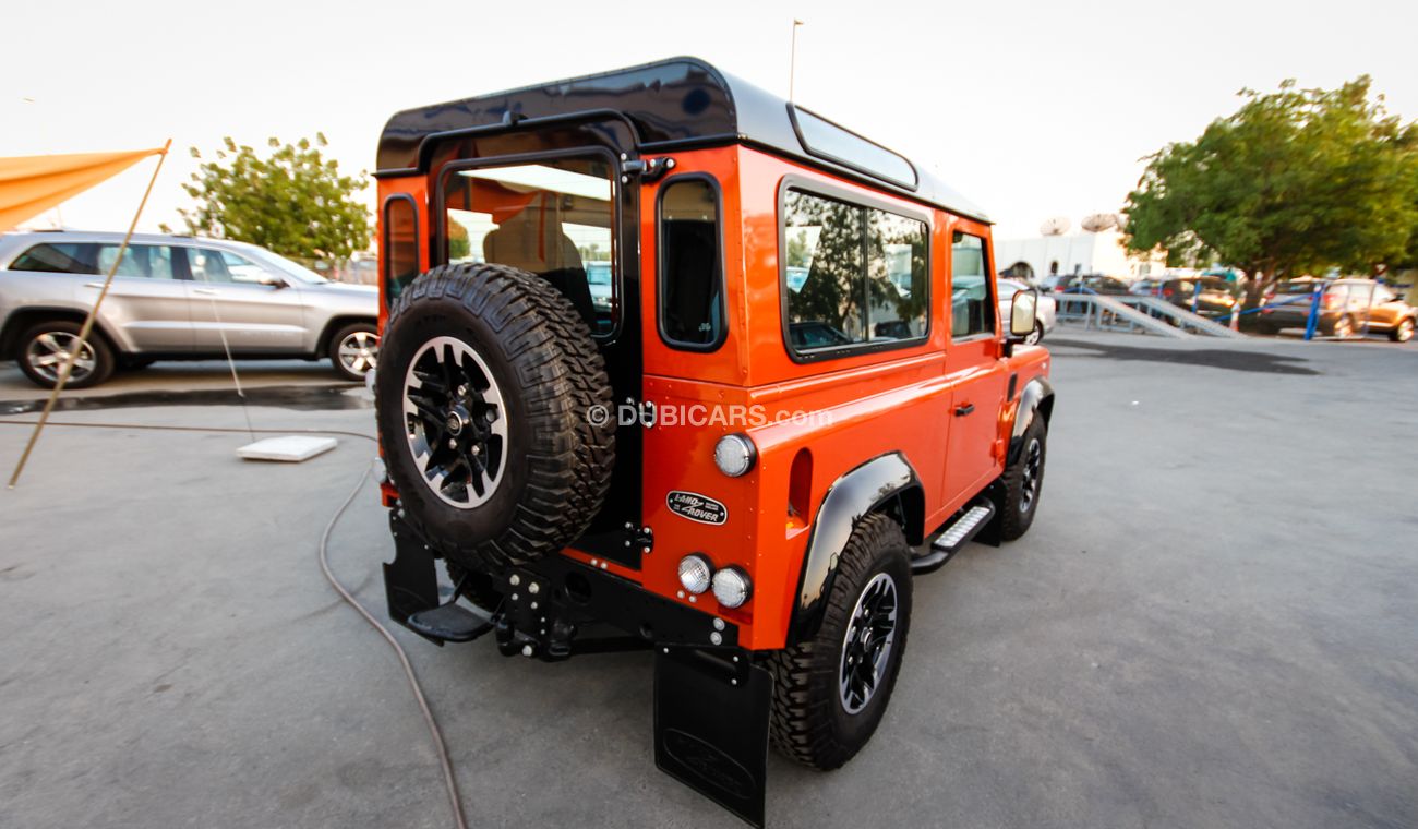 Land Rover Defender Adventure Edition