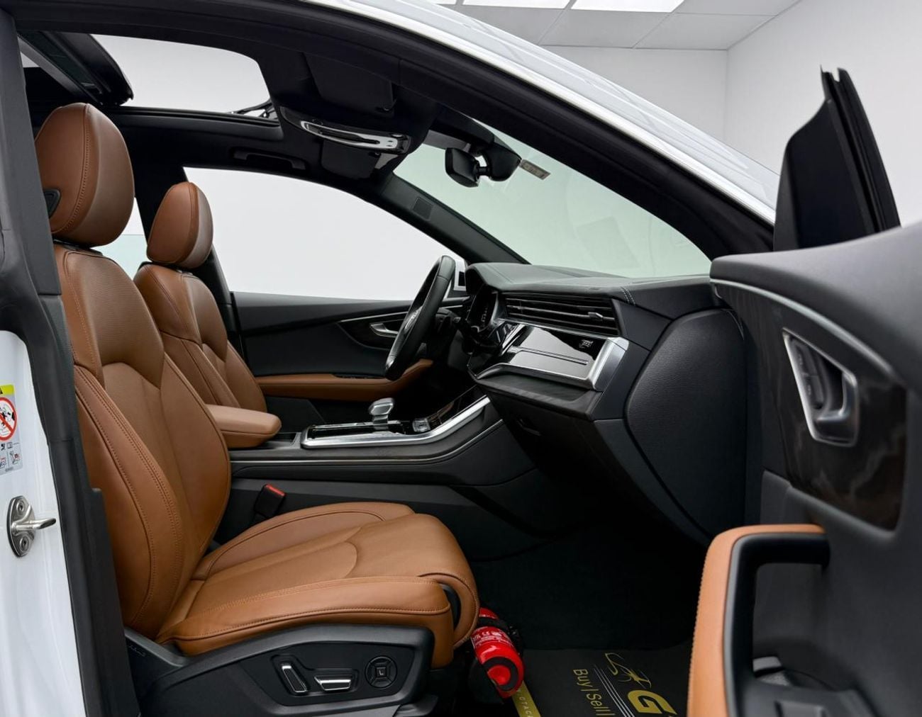 Audi Q8 55 TFSI S-LINE LUXURY 2023 Audi Q8 55 TFSI Quattro S-Line, 2028 Audi Warranty + Service Pack, Fully Loaded, GCC