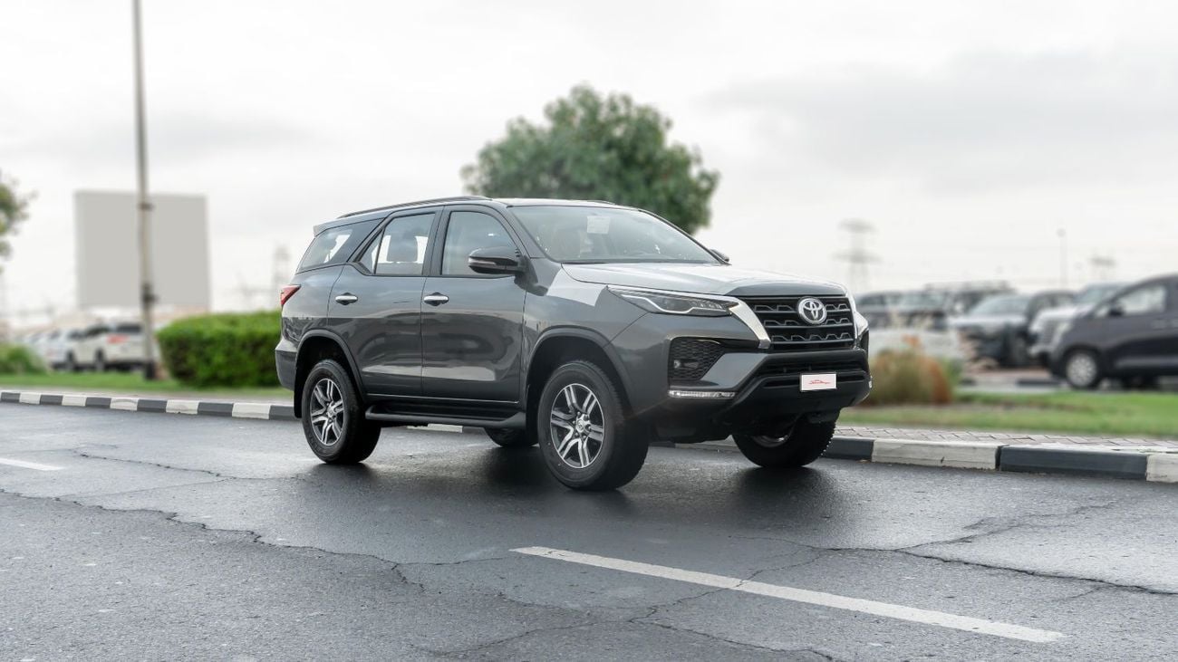 تويوتا فورتونر 2026 Toyota Fortuner VX 4.0L AT Petrol (Gray-Tan)