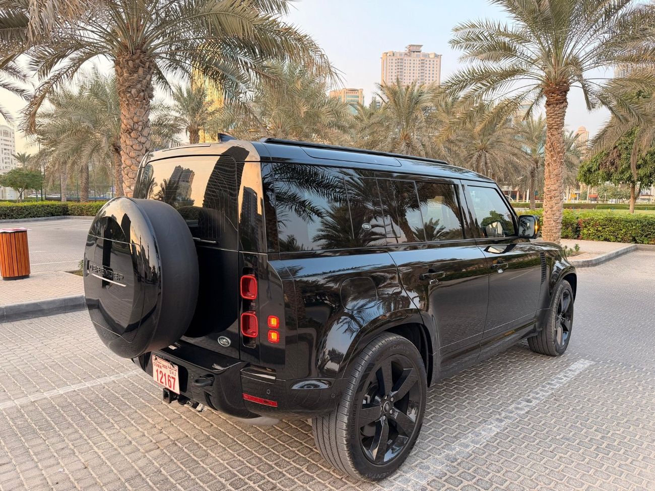 لاند روفر ديفندر 110 D300 X-Dynamic HSE Sport Right Hand Drive exported from Australia