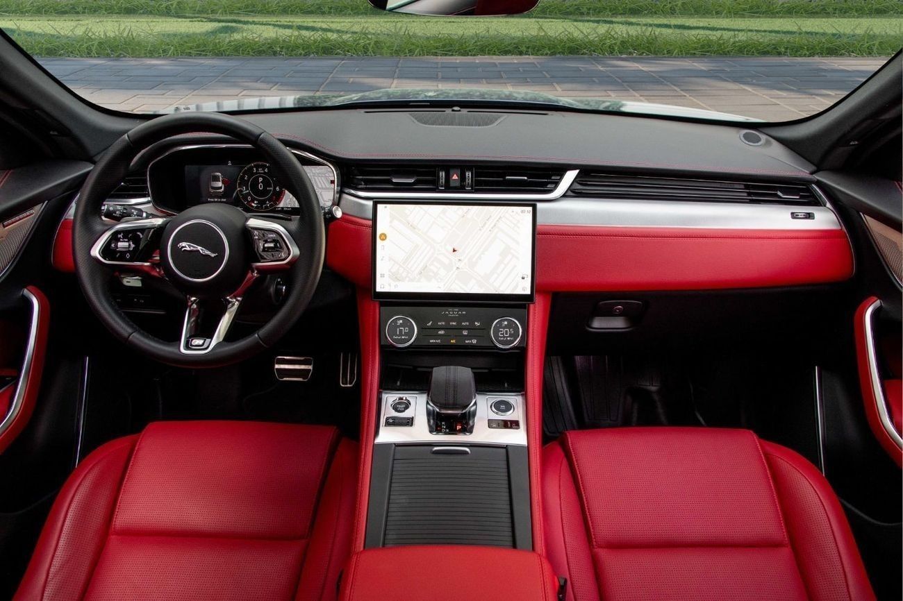 Jaguar F Pace R-Dynamic SE P250 | 4,112 P.M  | 0% Downpayment | Immaculate Condition!