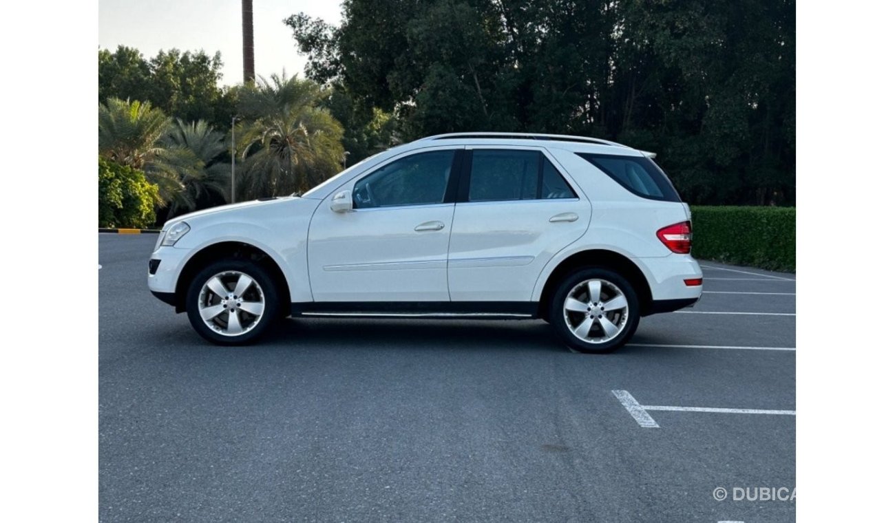 Mercedes-Benz ML 350 MODEL 2009 GCC CAR PERFECT CONDITION INSIDE  AND OUTSIDE FULL OPTION SUN ROOF LEATHER SEATS