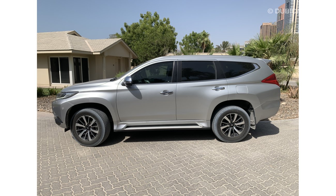 Mitsubishi Montero TOP SPEC - GLS Premium