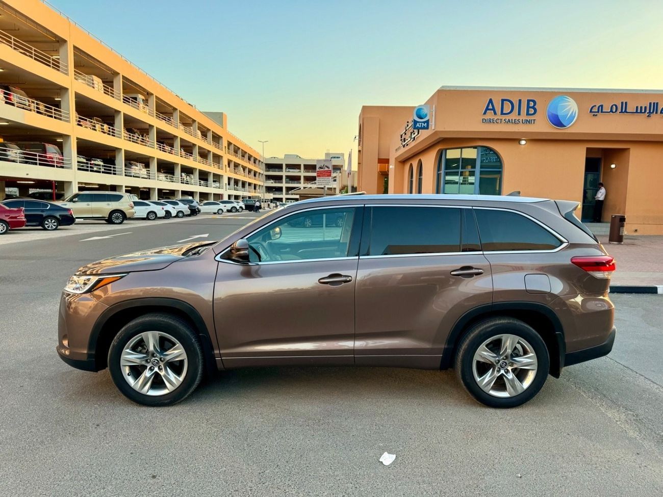 Toyota Highlander 2018 LIMITED EDITION 4x4 LOW MILEAGE FULL OPTION USA IMPORTED