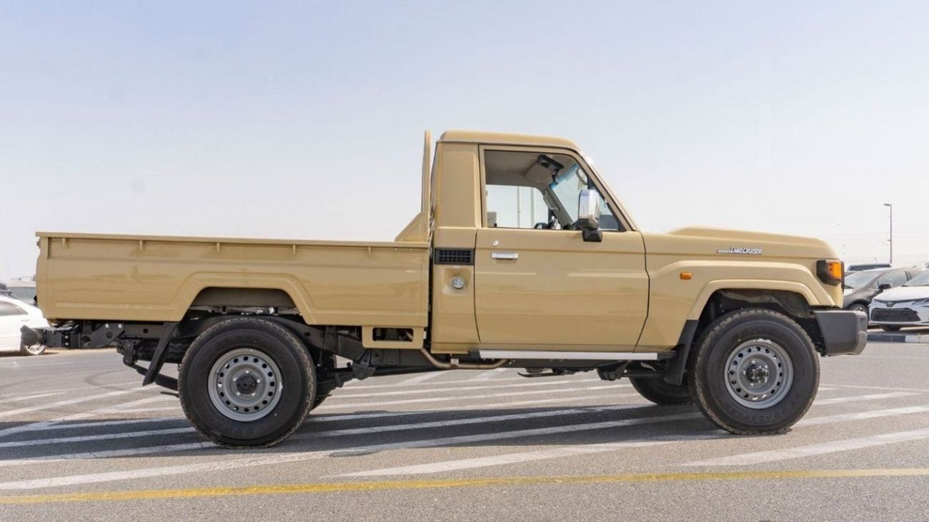 Toyota Land Cruiser Pick Up 2024 Toyota LC79 4.0L petrol Manual transmission