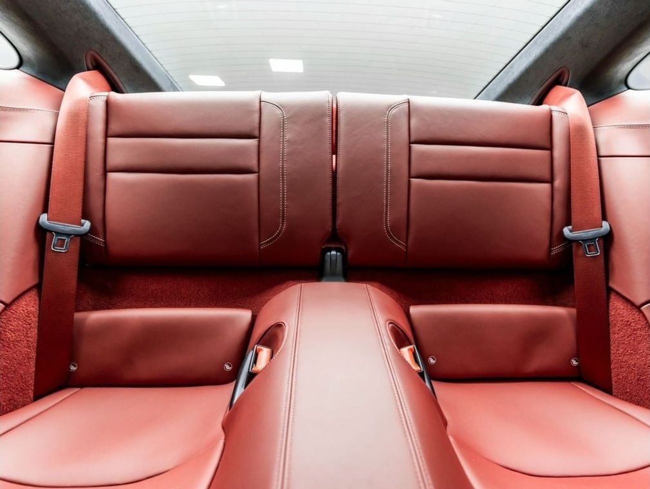 بورش 911 2025 Porsche Carrera, 2026 Porsche Warranty, Aero Kit, Very Low KMs, GCC