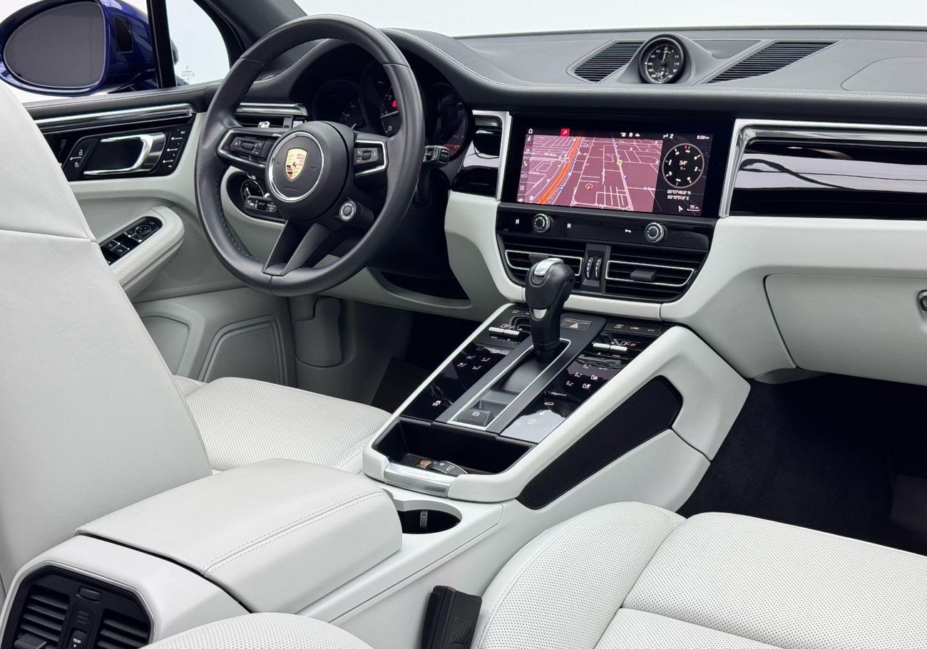 Porsche Macan Std 2.0L (252 HP) 2023 Posche Macan, 2027 Porsche Warranty, Full Porsche Service History, Very Low K