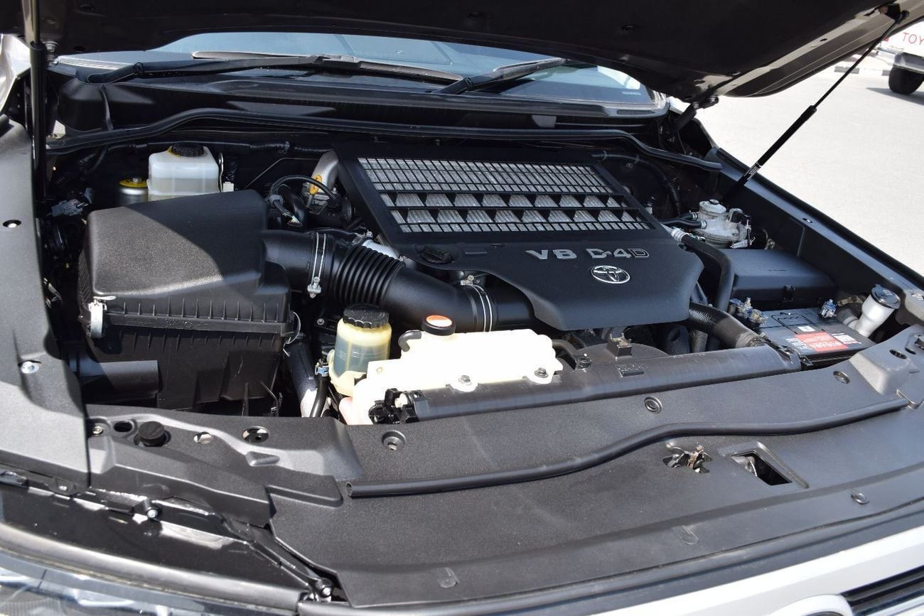 Toyota Land Cruiser  V8 Diesel 4.5L Upgraded-2025 (Export Only)