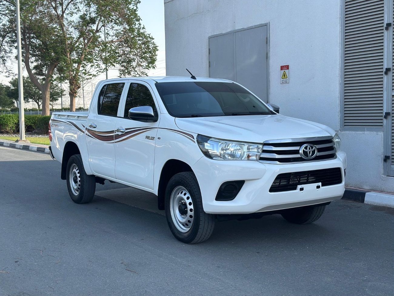 تويوتا هيلوكس GLX 2.7L Double Cab Utility 4WD A/T
