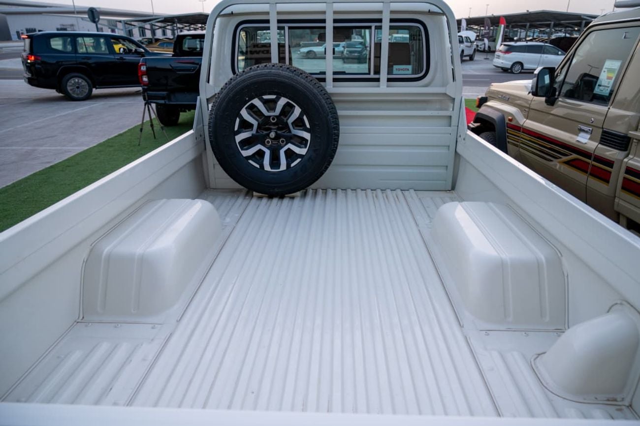 Toyota Land Cruiser Pick Up Toyota LC79 2.8L T Diesel Automatic Z1 Full Option 2025
