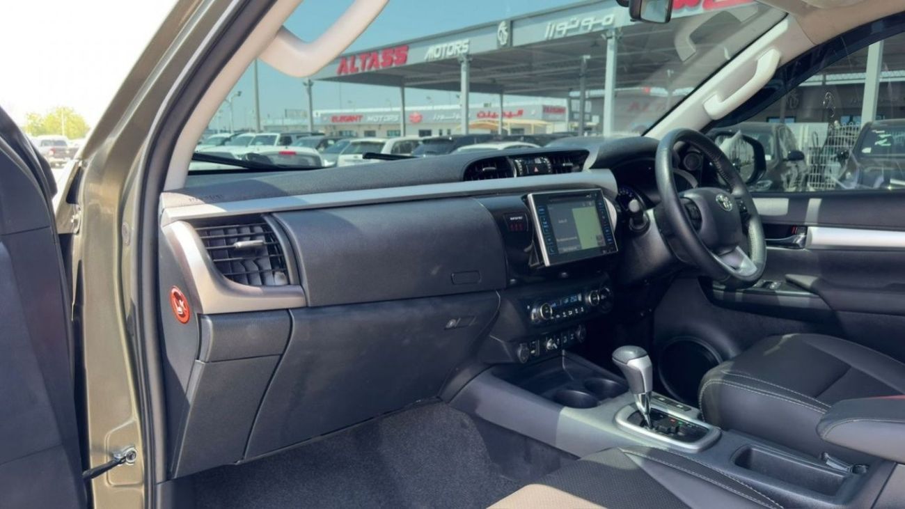 Toyota Hilux MODIFIED TO 2024 GR SPORTS | 2.8L DIESEL | PREMIUM SPORTS BAR | AFTER MARKET SIDE FENDERS | 2019