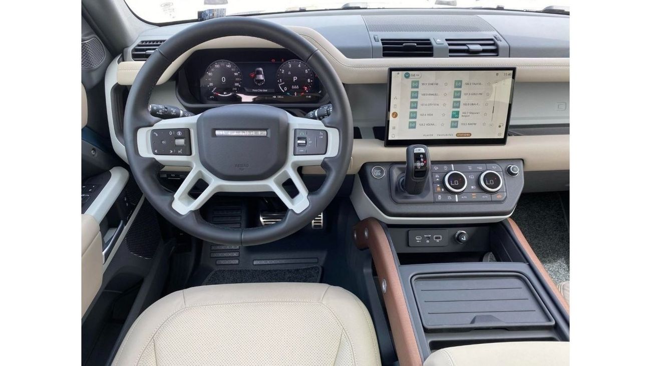 لاند روفر ديفندر GCC V4 UNDER WARRANTY AND SERVICE