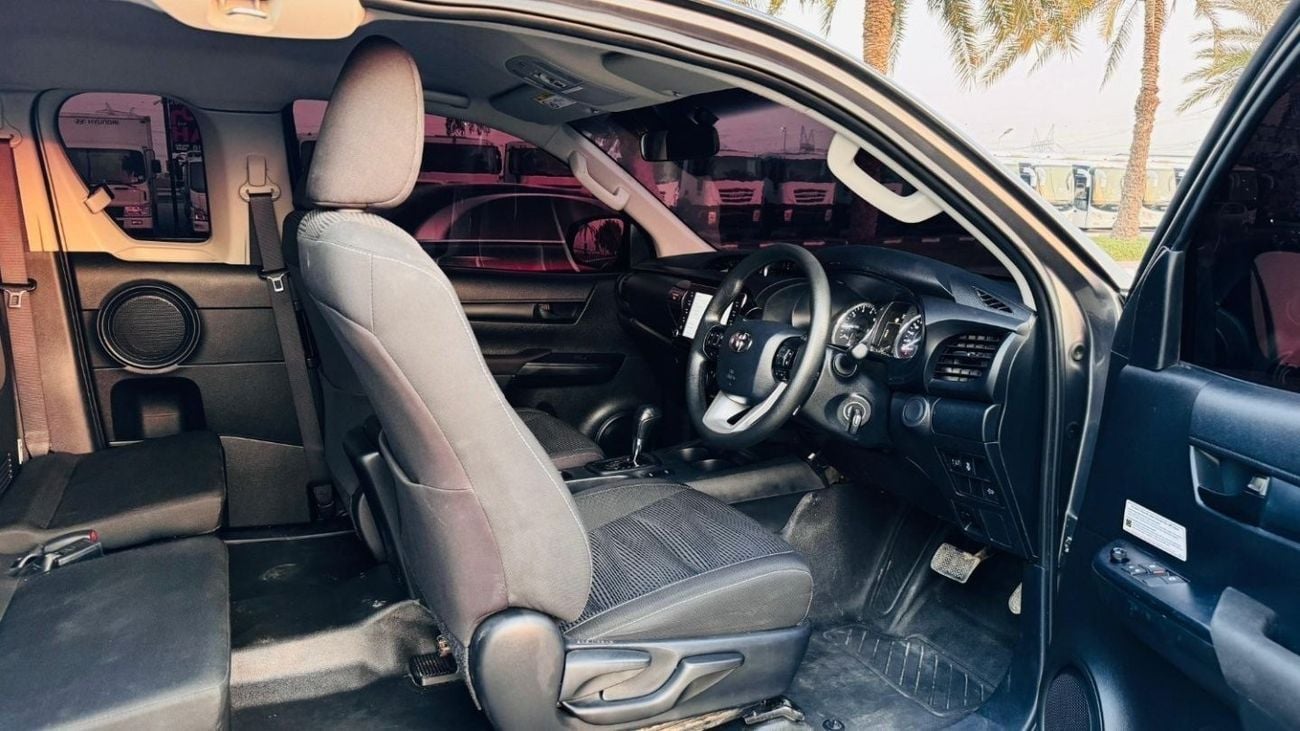 Toyota Hilux SMART CAB | 2022 | 2.8L DIESEL ENGINE |  IRON ROLL BAR | 4 X 4