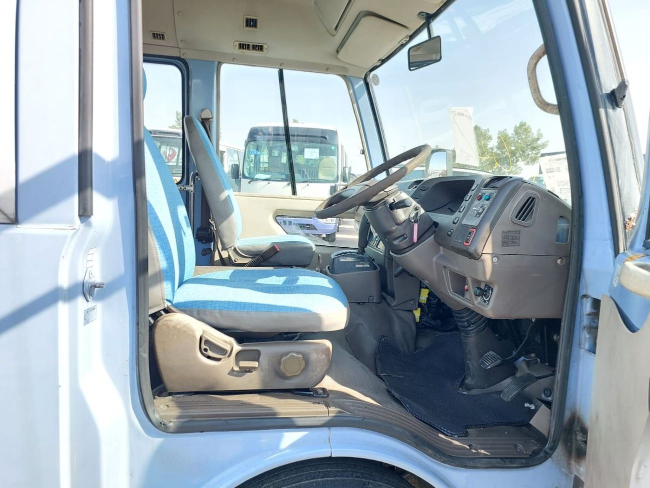 Mitsubishi Rosa (RAMADAN OFFER) MITSUBISHI ROSA BUS RHD 2000 MODEL 4.9 L DIESEL AUTOMATIC(PM00276)