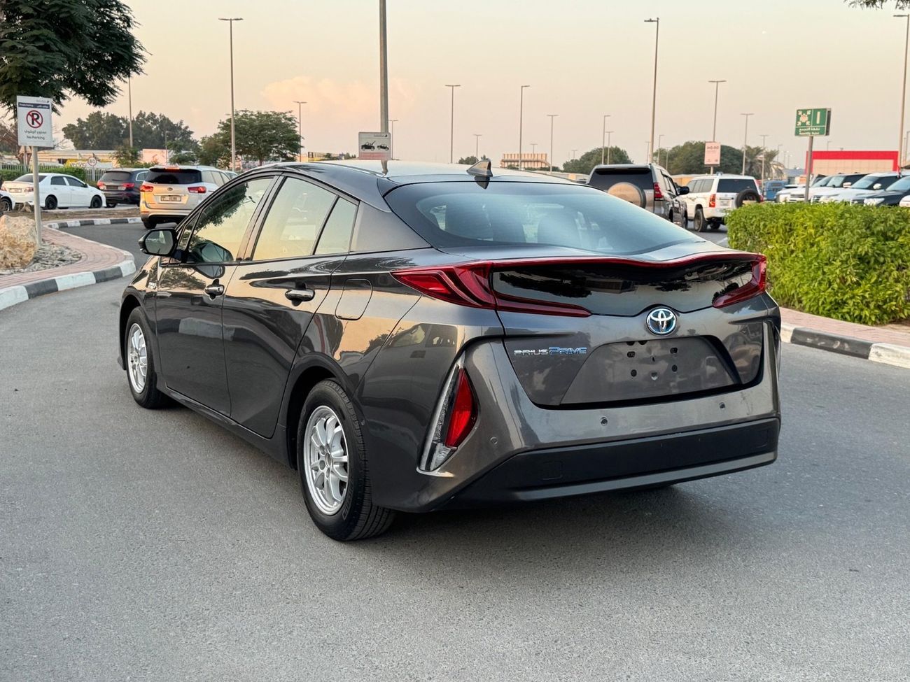 Toyota Prius 2022 PRIME PLUG IN HYBRID HEV Limited 1.8L FULL OPTION CANADA SPEC