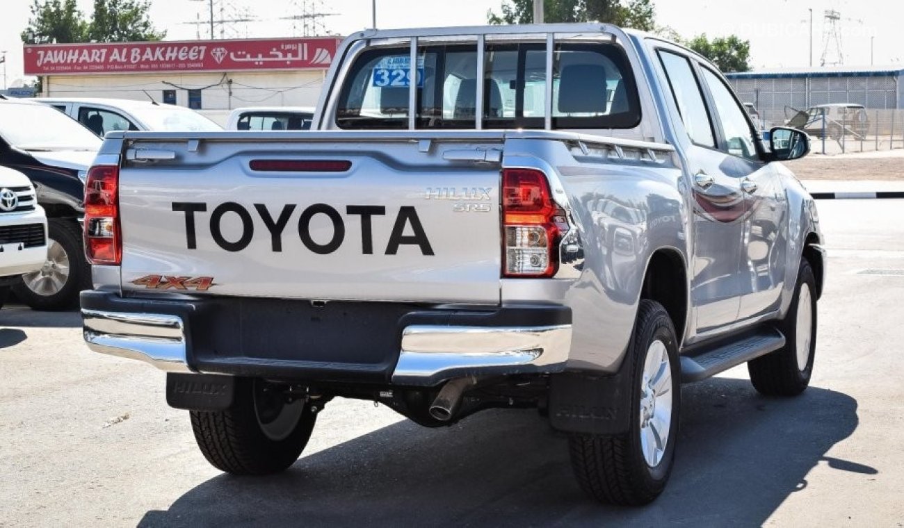 تويوتا هيلوكس SR5 2.4L ديزل 4WD