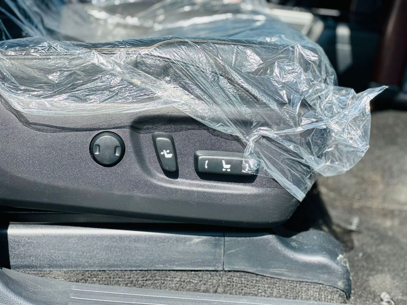 Toyota Prado Toyota Prado 2017 golden colour RHD diesel engine 7 seaters