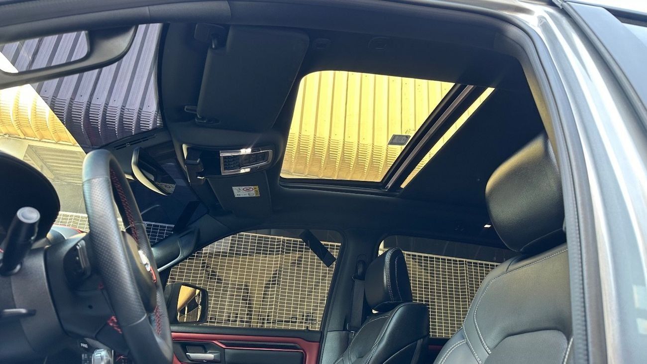 رام 1500 Rebel 5.7L Crew Cab Utility (5 Seater)