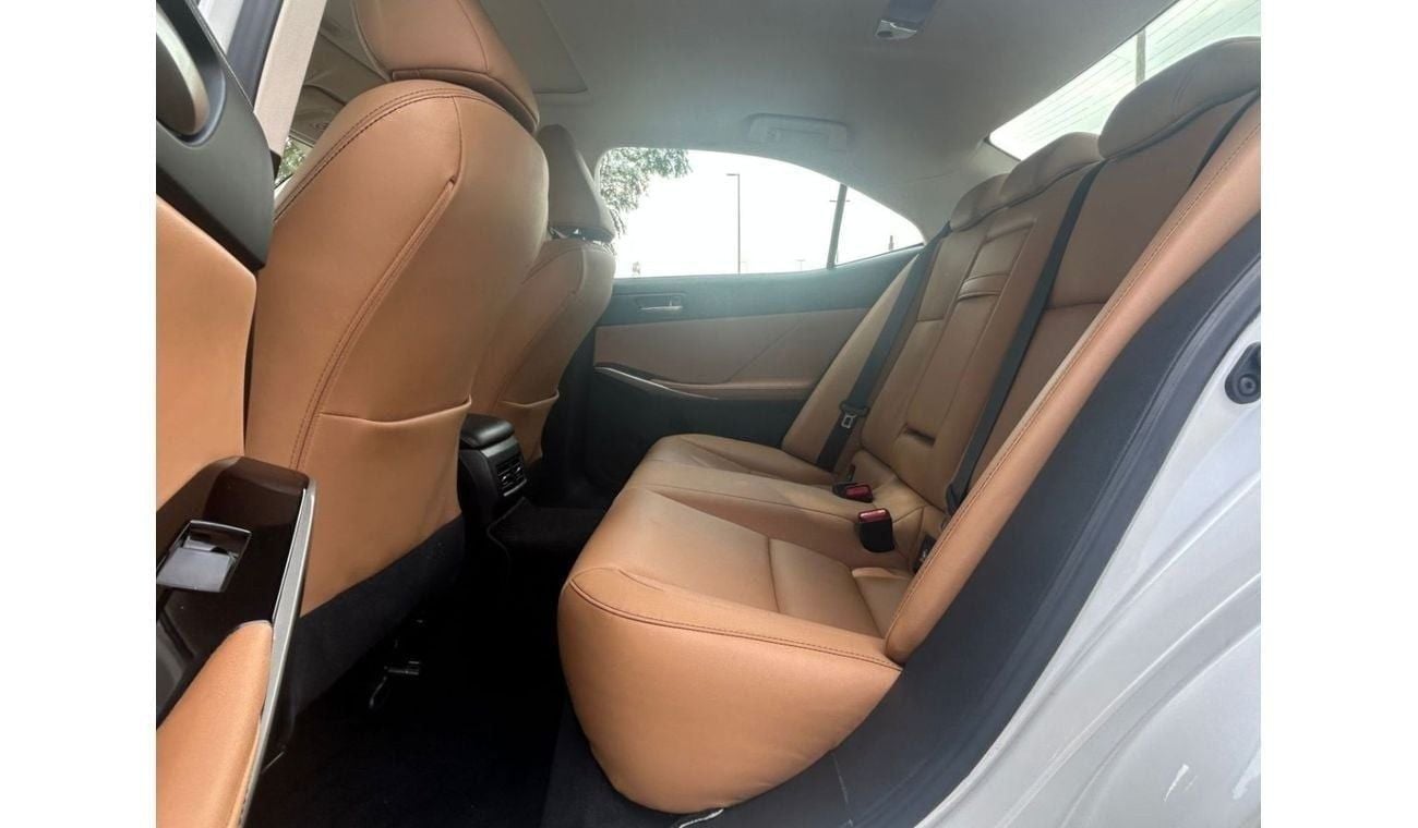 Lexus IS300 Excellence 2.0L LEXUS IS300 2019 GCC AL FUTTAIM LOW MILEAGE SINGLE OWNER IN MINT CONDITION