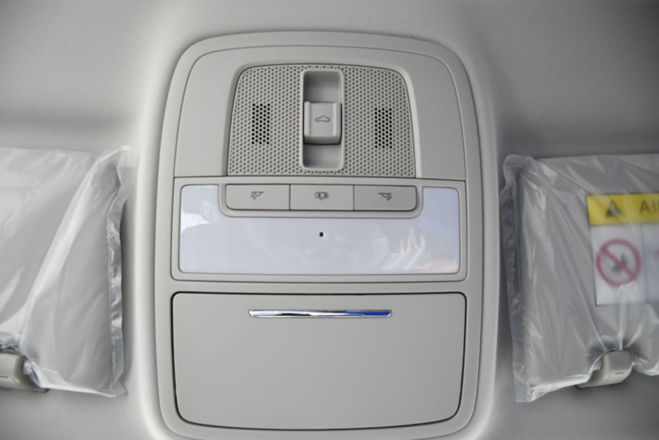 MG 5 2025 MG 5 1.5L Deluxe Edition is the top-tier variant