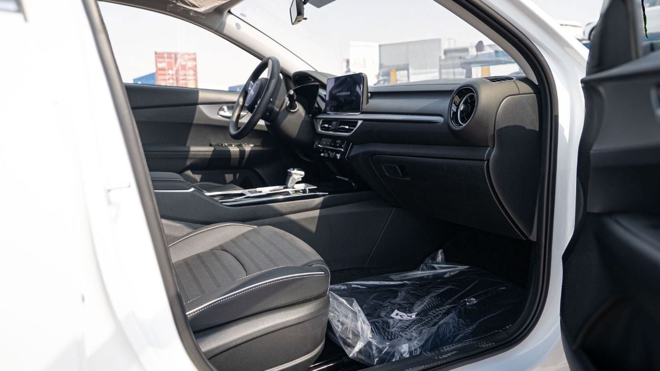 كيا K3 2025 Kia K3 Comfort Premium 1.5 - White Inside Black | Export Only