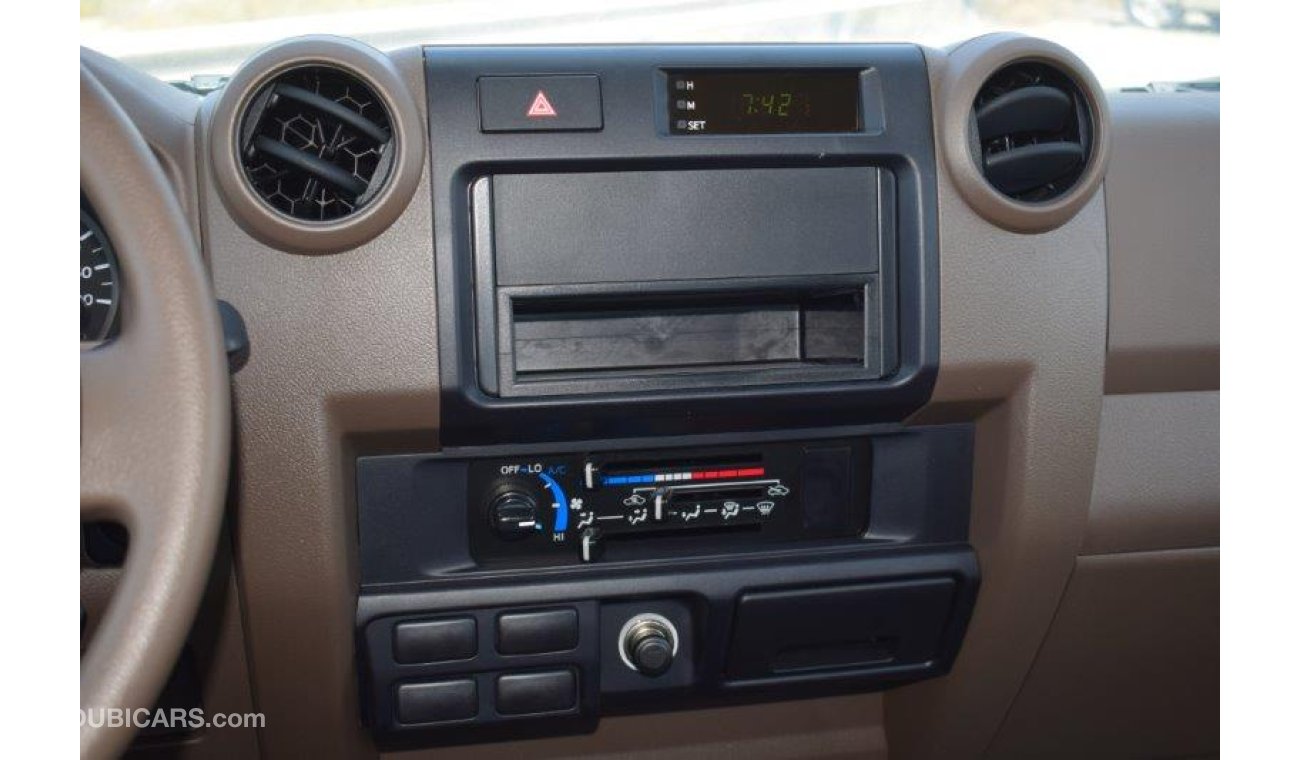 تويوتا لاند كروزر بيك آب Double Cab 4.2L  Diesel 4WD Manual Transmission