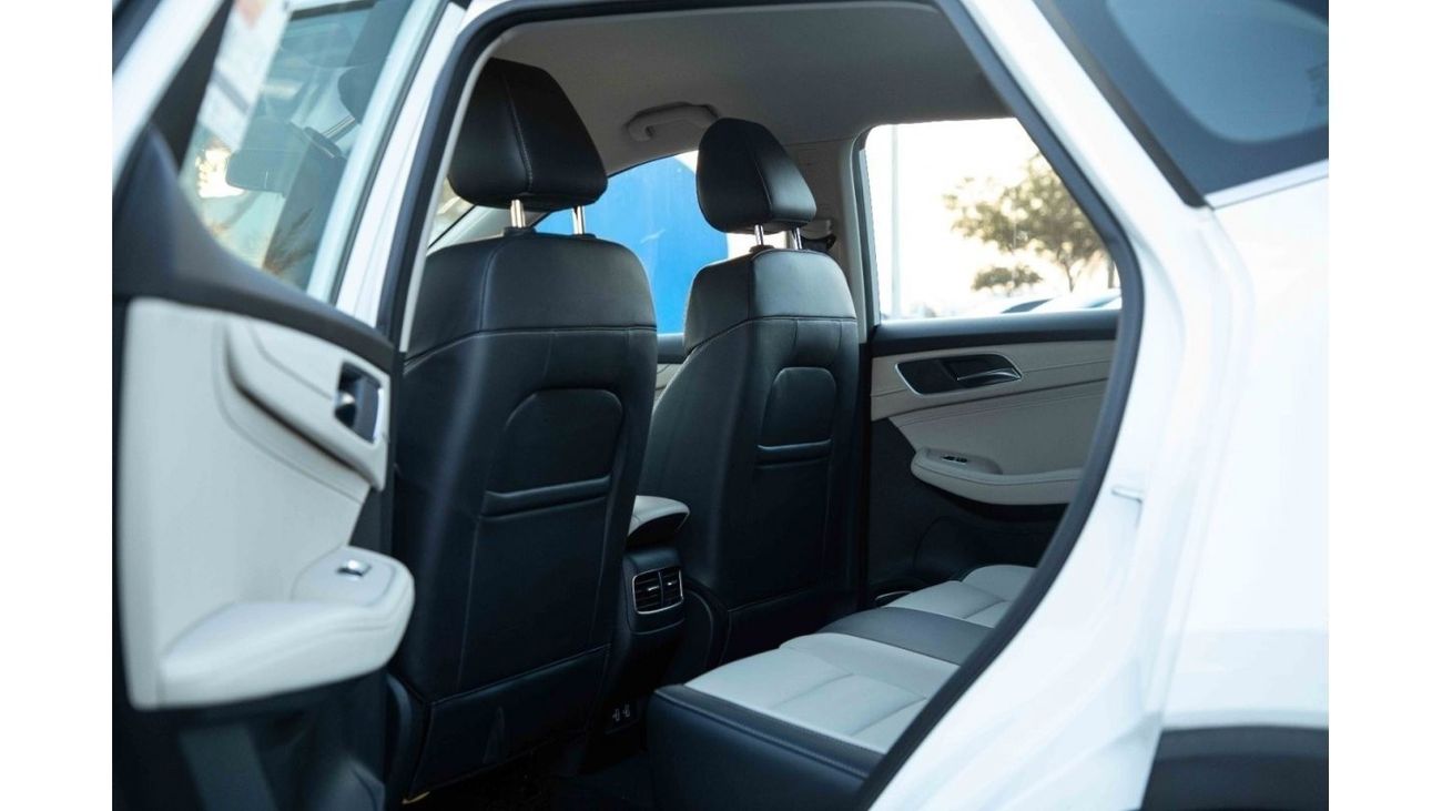 أم جي HS 2023 إم جي HS 4X4 2.0T LUXURY - أبيض لؤلؤي من الداخل بني | سعر التصدير