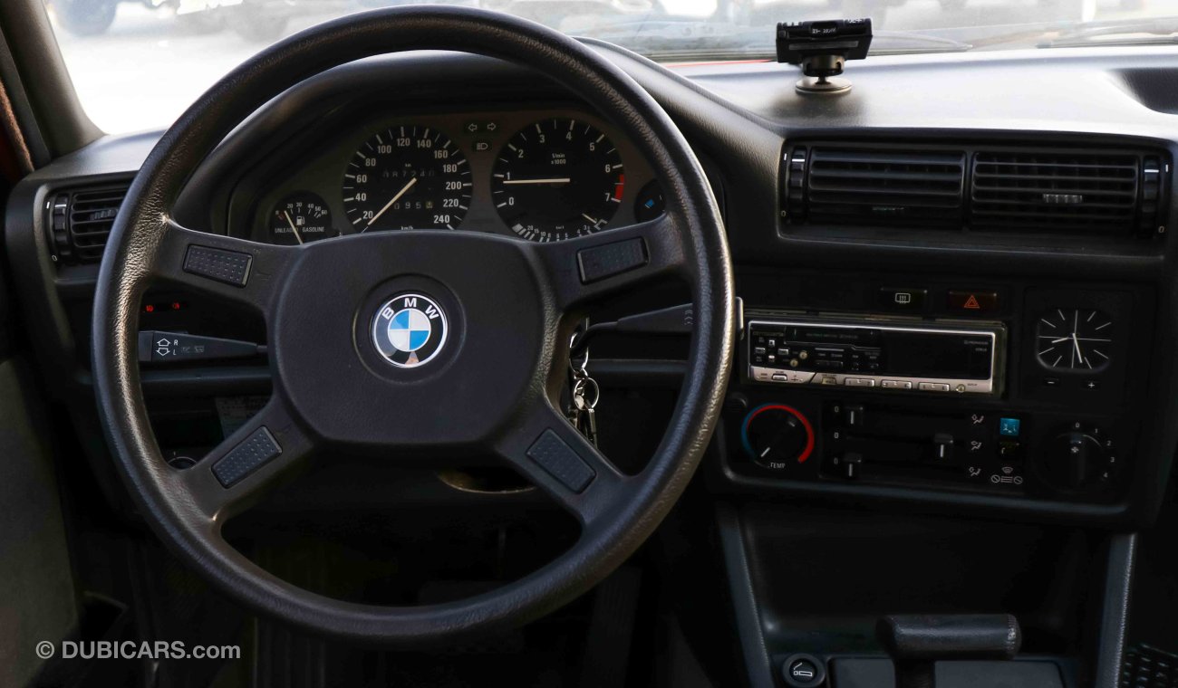 BMW 320i i