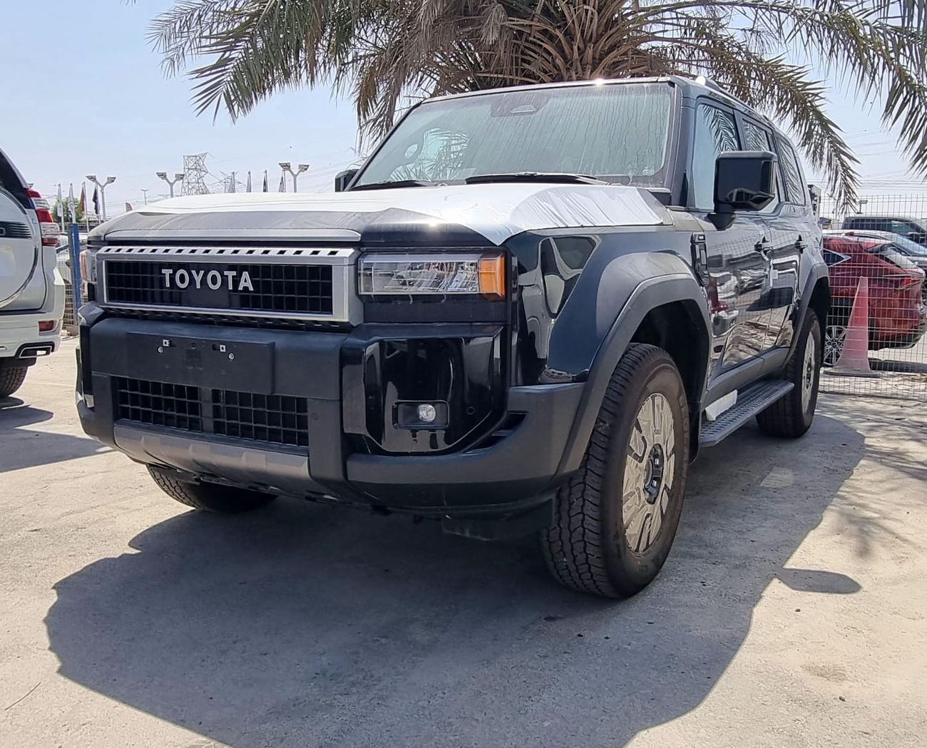 تويوتا برادو TOYOTA PRADO 2.4L PETROL WITH RADAR MY 2025