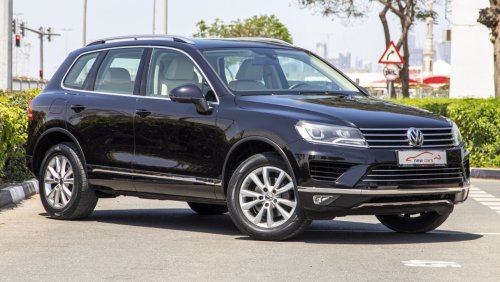 Volkswagen Touareg V6 - GCC - 2015 - ASSIST AND FACILITY IN DOWN PAYMENT - 1 YEAR WARRANTY COVERS MOST CRITICAL