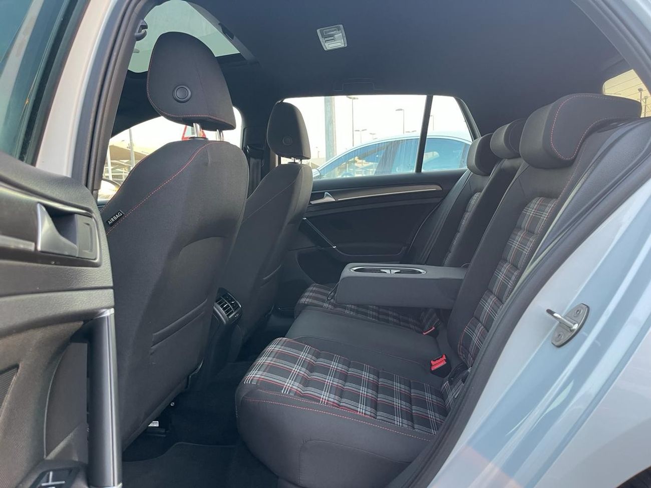 Volkswagen Golf GTI P1 Volkswagen Golf GTi _GCC_2019_Excellent Condition _Full option