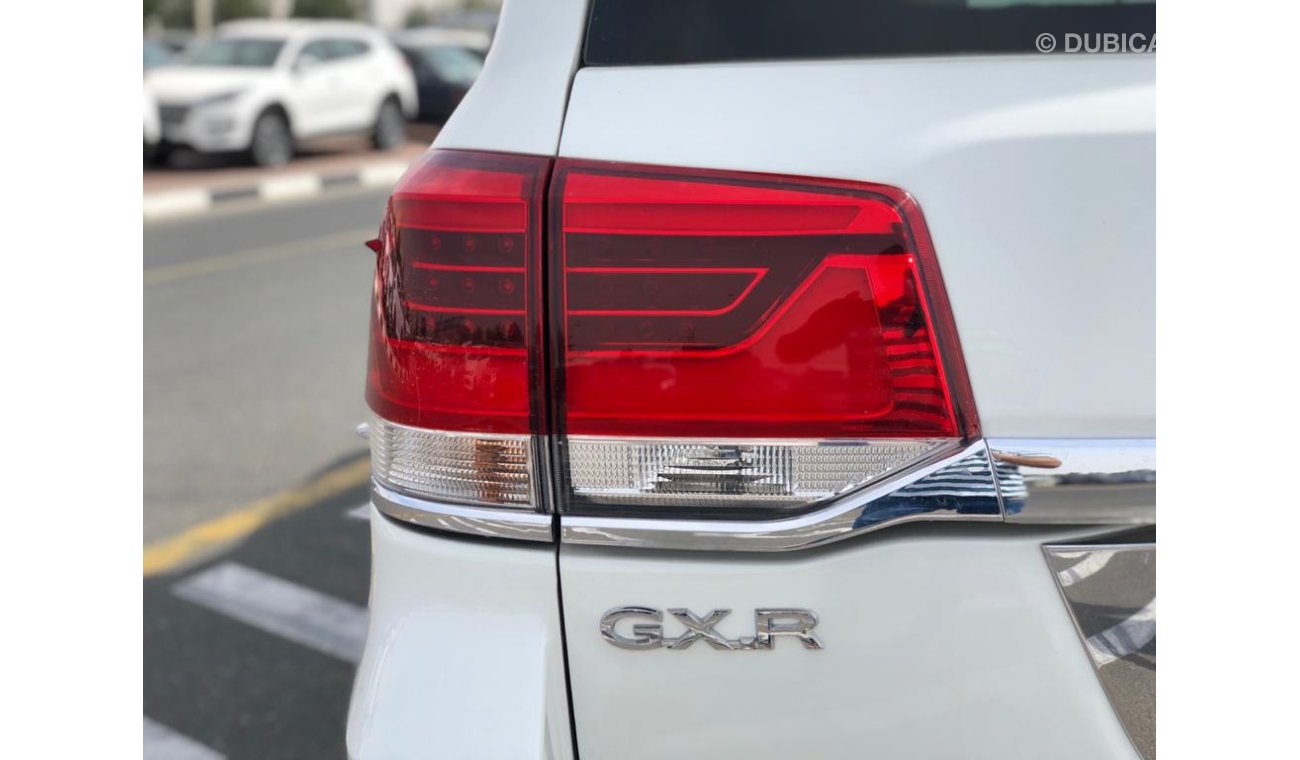 تويوتا لاند كروزر GXR V6 - Facelifted TO 2019 Shape