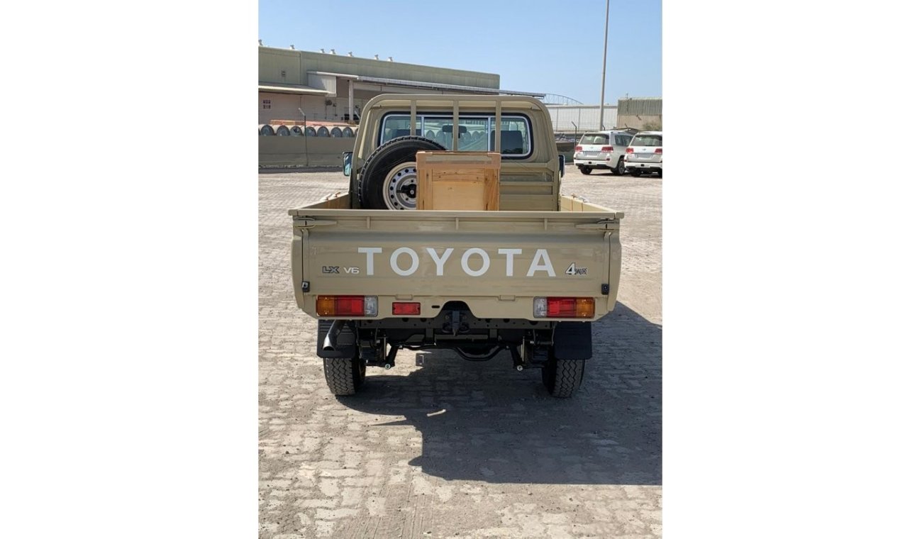 Toyota Land Cruiser Pick Up 4.0L single cabin Mid Option DL + winch