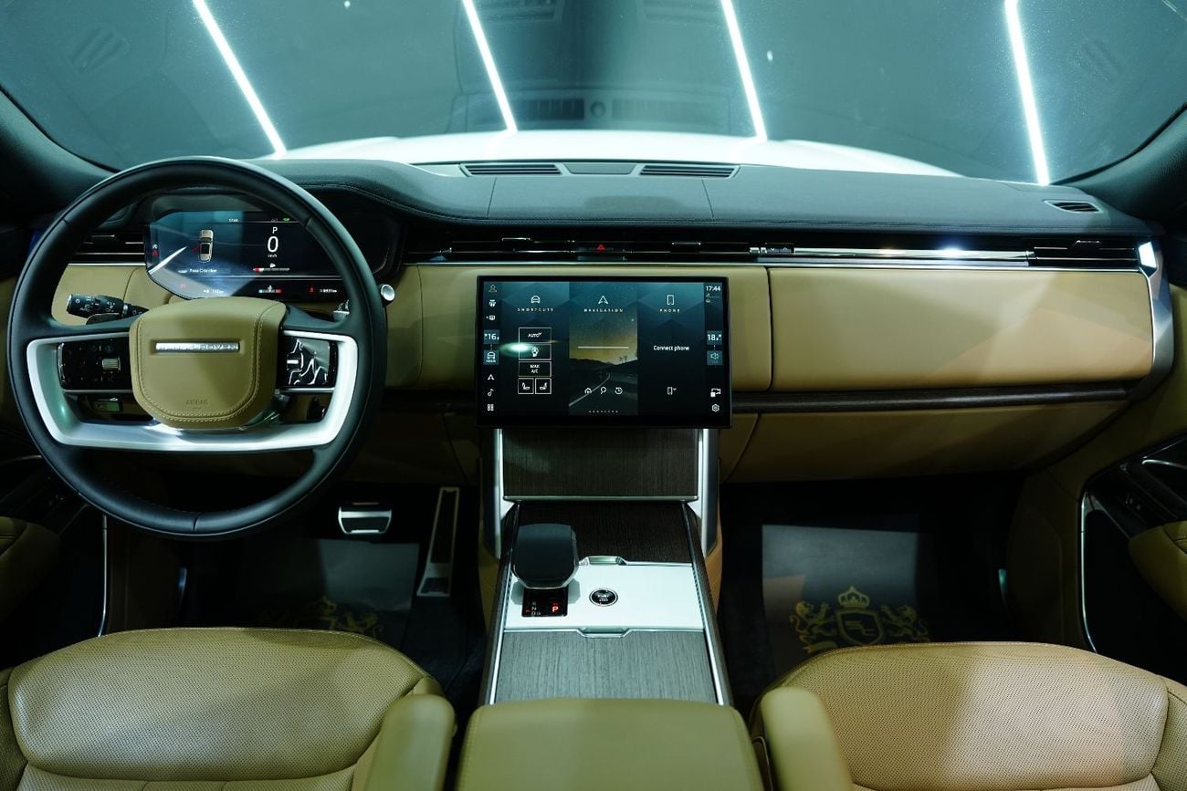 لاند روفر رينج روفر Vogue P400 SE LWB, 7-Seater, Deployable Side Steps, Panoramic Roof!!