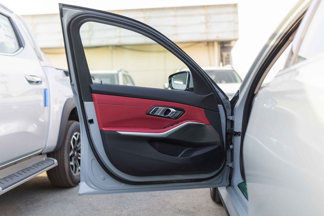 بي أم دبليو i3 2025 BMW i3 eDrive35L – M Power Kit (EV) FOR EXPORT Grey