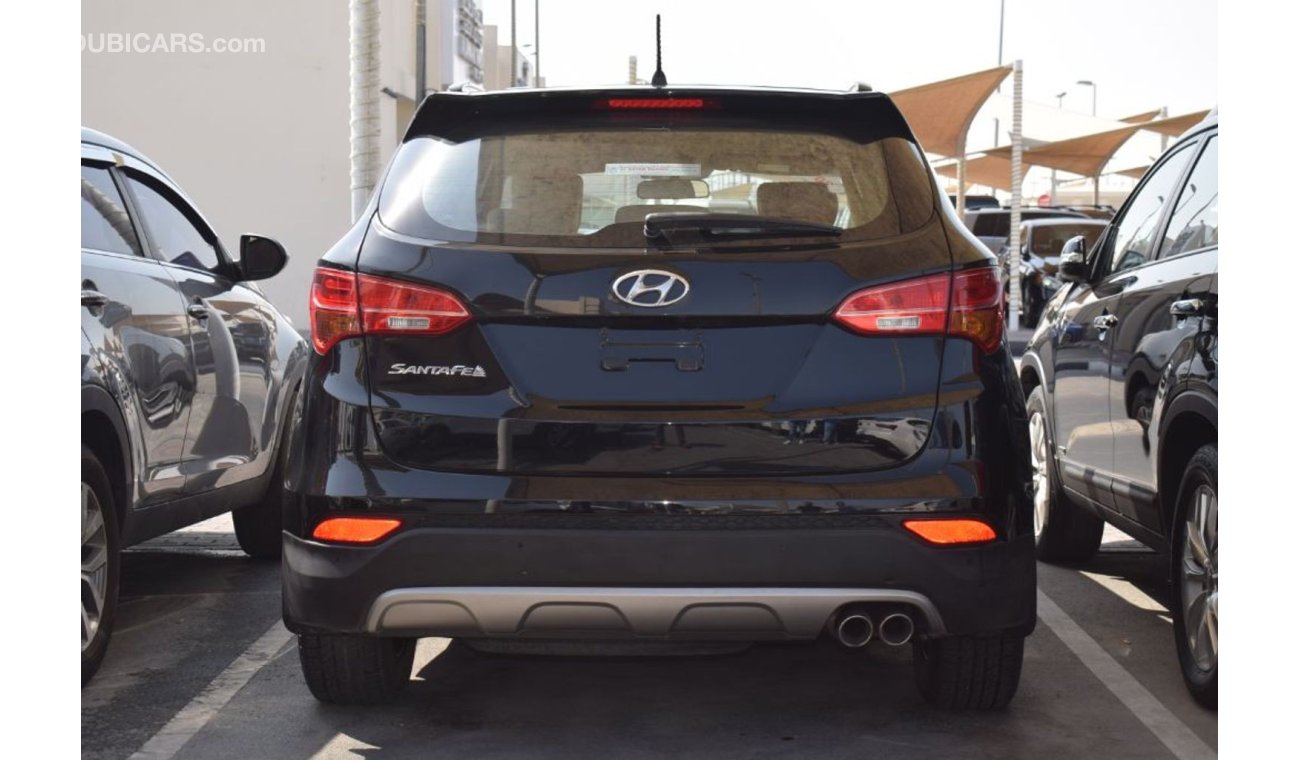 Hyundai Santa Fe 2015 V4 excellent condition No accidents. this is a good motor. GCC