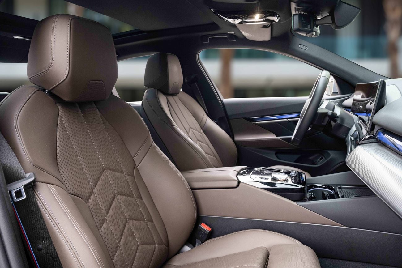 بي أم دبليو i5 i5 M40 | 4,093 P.M | 0% Downpayment | BMW i5 | Agency Warranty