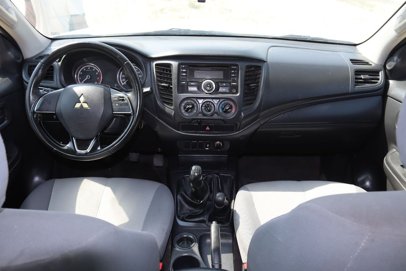 Mitsubishi L200 GL 2.5L Double Cab Utility 4WD Mitsubishi L200 - 2020 - GCC- Accident-free - 2.5L- 4X4 - in excellen