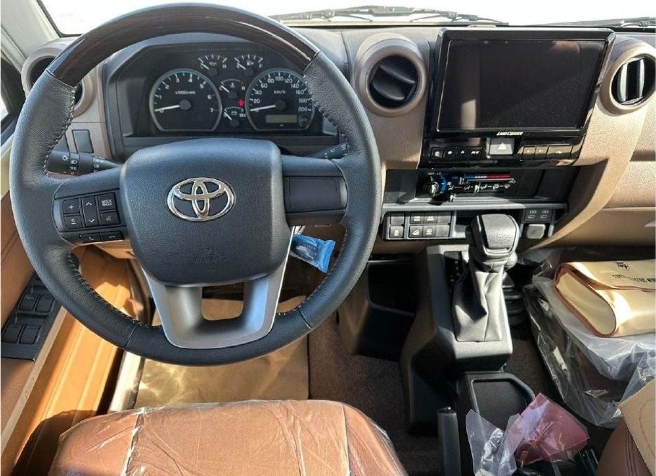 تويوتا لاند كروزر 70 4.0 AUTOMATIC